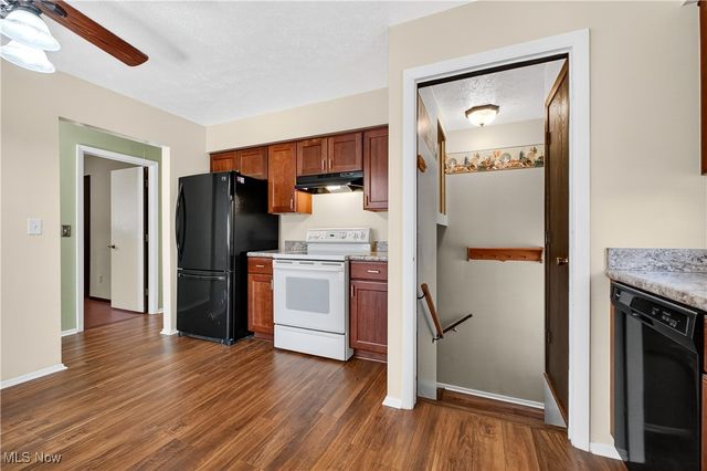 2410 Park Drive, Parma, OH 44134