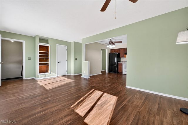 2410 Park Drive, Parma, OH 44134