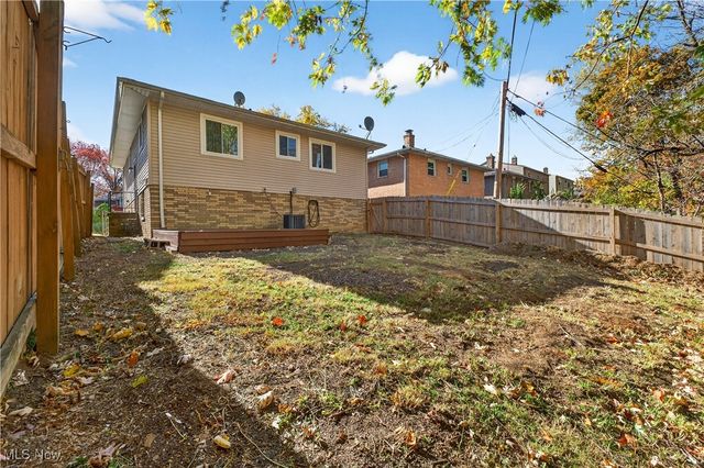 2410 Park Drive, Parma, OH 44134