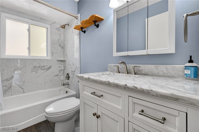 2410 Park Drive, Parma, OH 44134