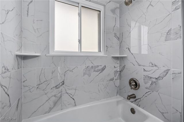 2410 Park Drive, Parma, OH 44134