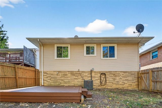 2410 Park Drive, Parma, OH 44134