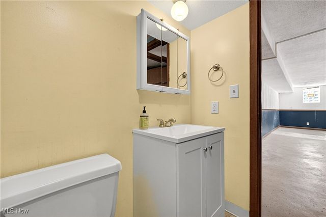 2410 Park Drive, Parma, OH 44134