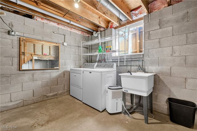 2410 Park Drive, Parma, OH 44134