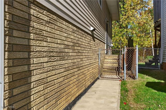 2410 Park Drive, Parma, OH 44134