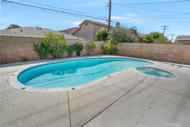 18320 Regina, Torrance, CA 90504