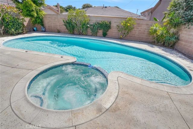 18320 Regina, Torrance, CA 90504