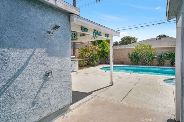 18320 Regina, Torrance, CA 90504