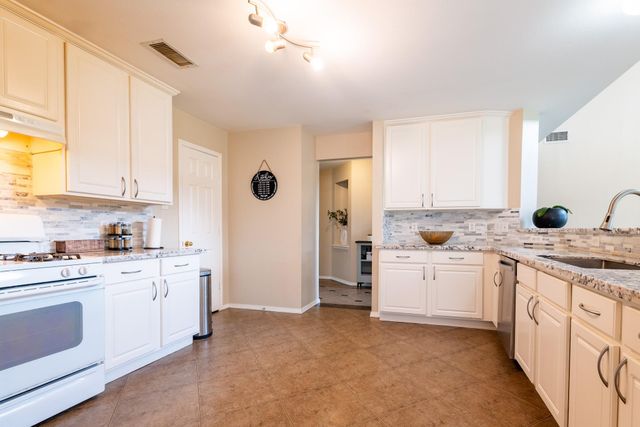 17323 Dakota Ridge Drive, Houston, TX 77095