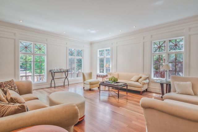 200 Aspen Road, Birmingham, MI 48009