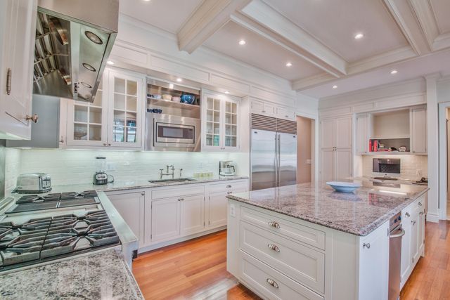 200 Aspen Road, Birmingham, MI 48009