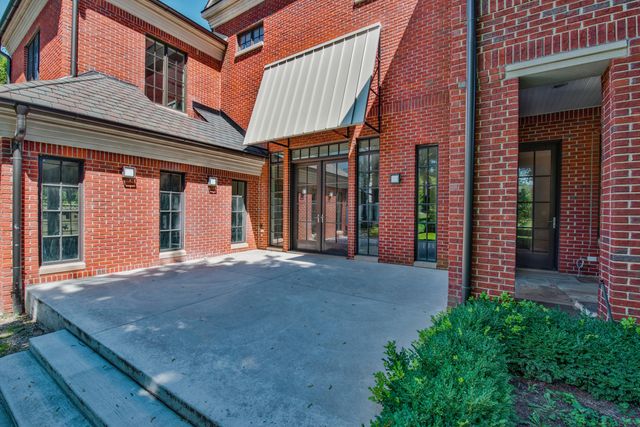 200 Aspen Road, Birmingham, MI 48009