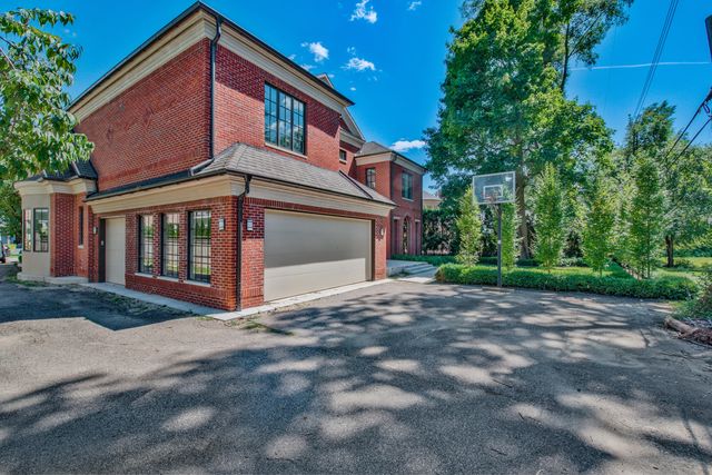 200 Aspen Road, Birmingham, MI 48009