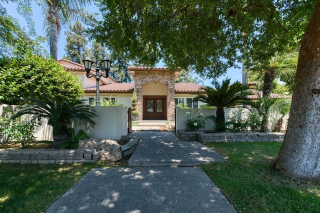 2510 W San Ramon Avenue, Fresno, CA 93711