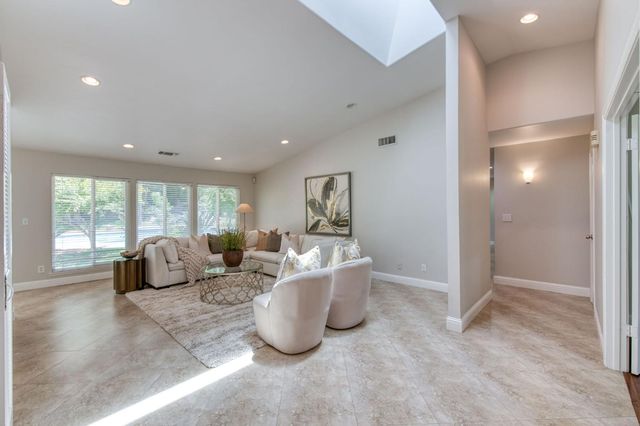 2510 W San Ramon Avenue, Fresno, CA 93711