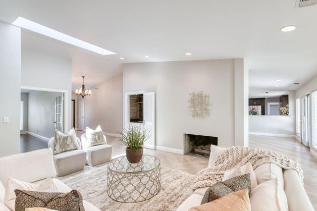 2510 W San Ramon Avenue, Fresno, CA 93711