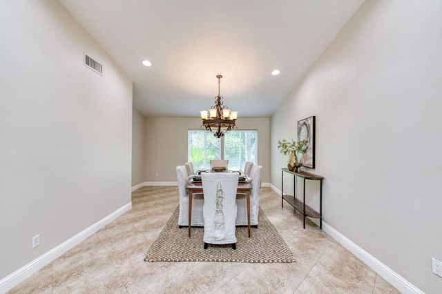 2510 W San Ramon Avenue, Fresno, CA 93711