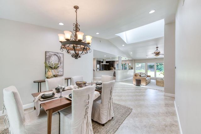2510 W San Ramon Avenue, Fresno, CA 93711