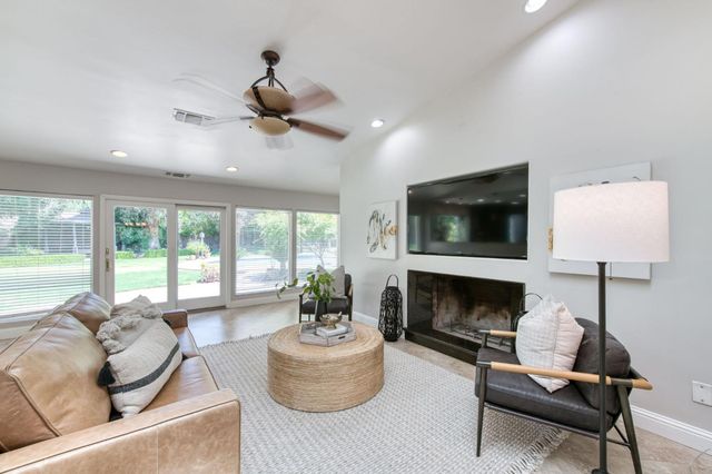 2510 W San Ramon Avenue, Fresno, CA 93711