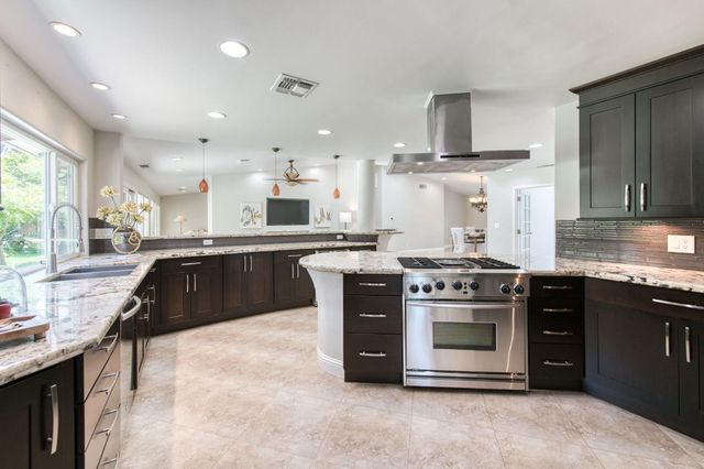 2510 W San Ramon Avenue, Fresno, CA 93711