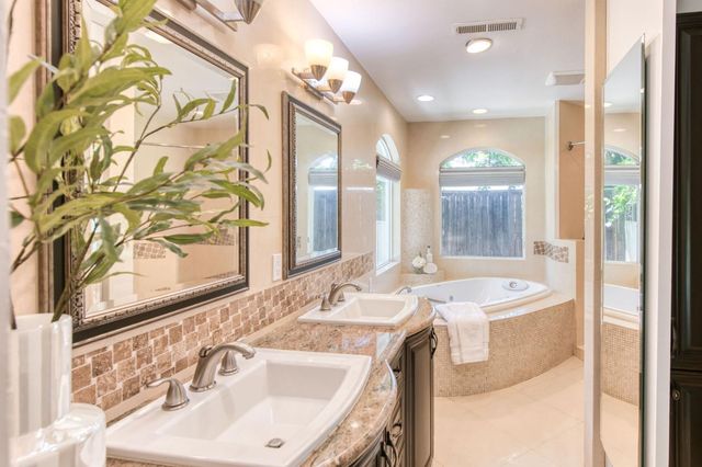 2510 W San Ramon Avenue, Fresno, CA 93711