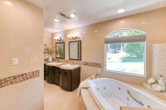 2510 W San Ramon Avenue, Fresno, CA 93711