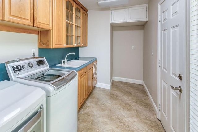2510 W San Ramon Avenue, Fresno, CA 93711