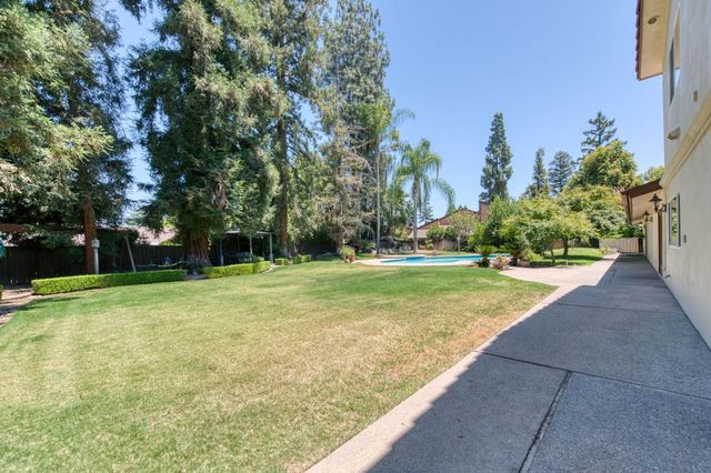 2510 W San Ramon Avenue, Fresno, CA 93711