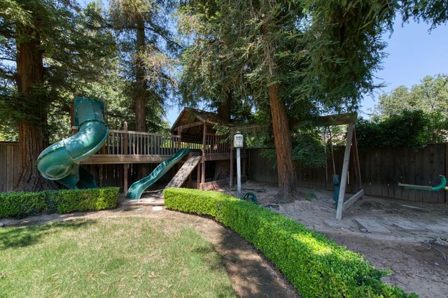 2510 W San Ramon Avenue, Fresno, CA 93711