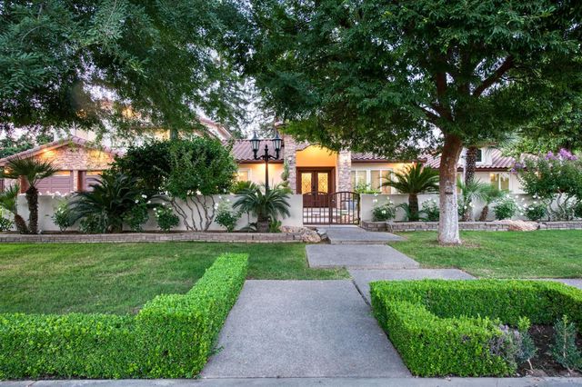 2510 W San Ramon Avenue, Fresno, CA 93711