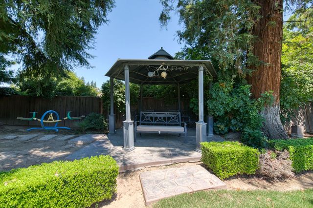 2510 W San Ramon Avenue, Fresno, CA 93711