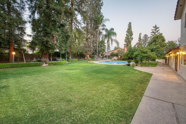 2510 W San Ramon Avenue, Fresno, CA 93711