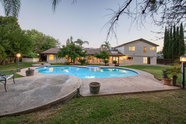 2510 W San Ramon Avenue, Fresno, CA 93711