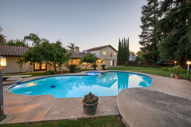 2510 W San Ramon Avenue, Fresno, CA 93711