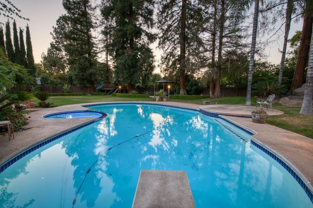 2510 W San Ramon Avenue, Fresno, CA 93711