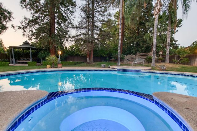 2510 W San Ramon Avenue, Fresno, CA 93711