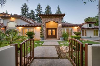 2510 W San Ramon Avenue, Fresno, CA 93711