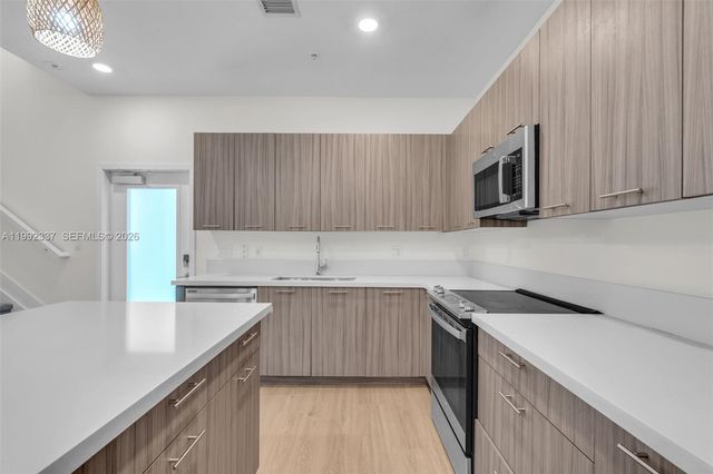 8363 NW 41st St A-109, Doral, FL 33166