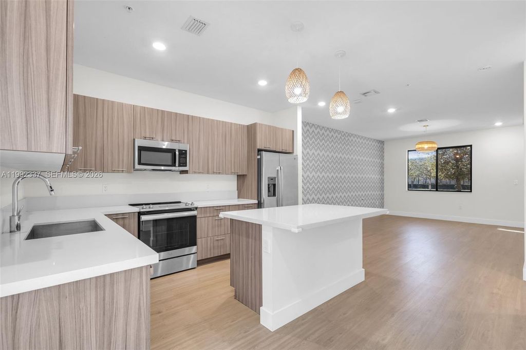 8363 NW 41st St A-109, Doral, FL 33166