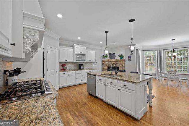 354 Estates View Drive, Acworth, GA 30101