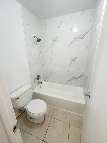 241 NE 35th Street 2, Oakland Park, FL 33334