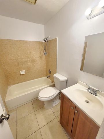 241 NE 35th Street 2, Oakland Park, FL 33334