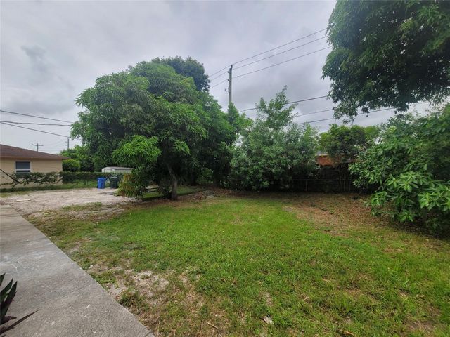 241 NE 35th Street 2, Oakland Park, FL 33334