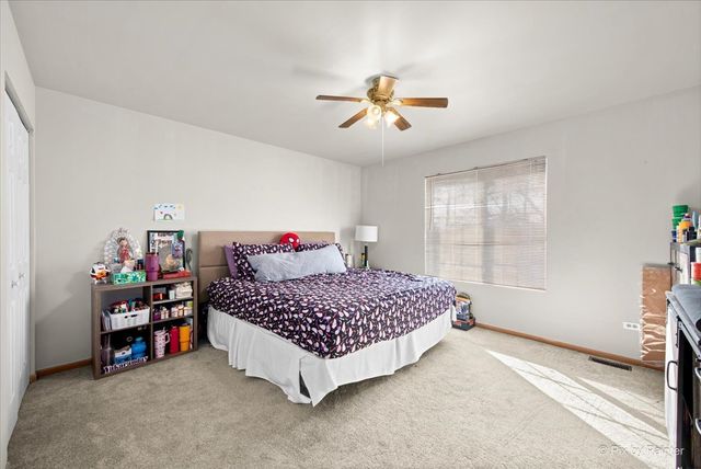 4447 W Lawn Avenue, Waukegan, IL 60085