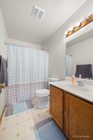 4447 W Lawn Avenue, Waukegan, IL 60085