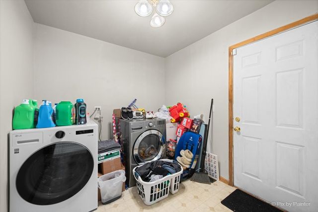 4447 W Lawn Avenue, Waukegan, IL 60085