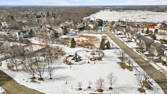 4447 W Lawn Avenue, Waukegan, IL 60085