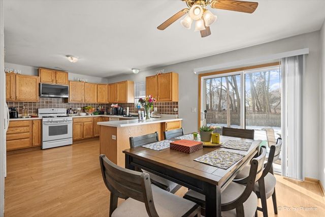 4447 W Lawn Avenue, Waukegan, IL 60085