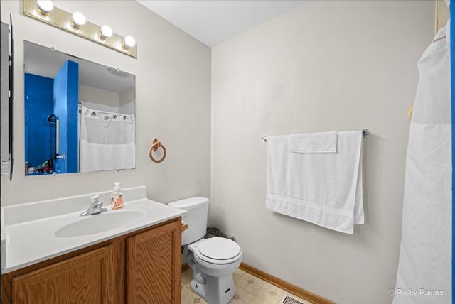 4447 W Lawn Avenue, Waukegan, IL 60085