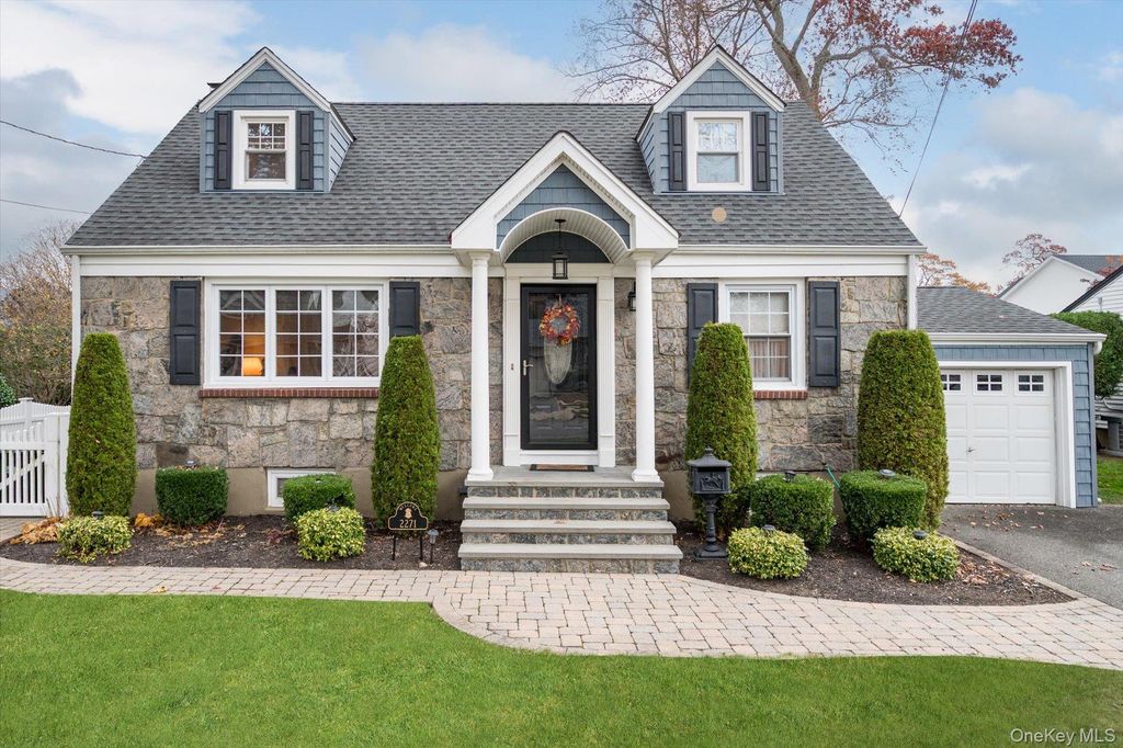 2271 Locust Street, North Merrick, NY 11566